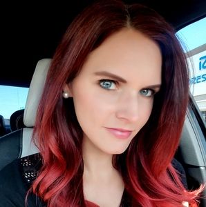 Meet your Posher, Leila